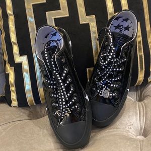 Black patten leather shiny Converse low top sneakers